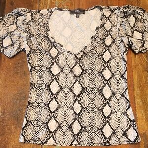 Women's Medium Vibe gray and black snakeskin print